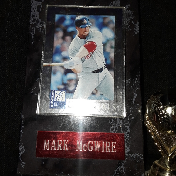 MLB St. Louis Cardinals Mark McGwire Plaque Card - Picture 10 of 13